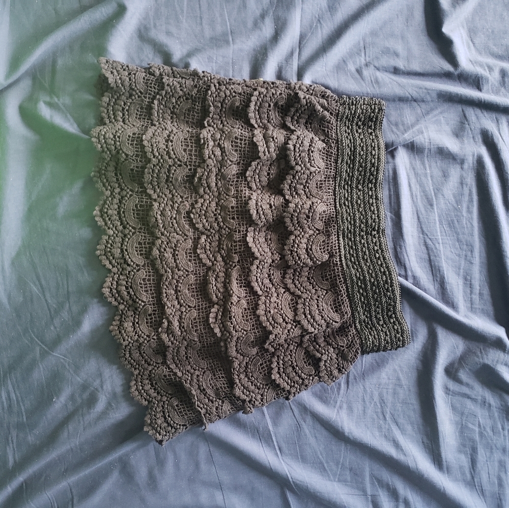 Lace skirt